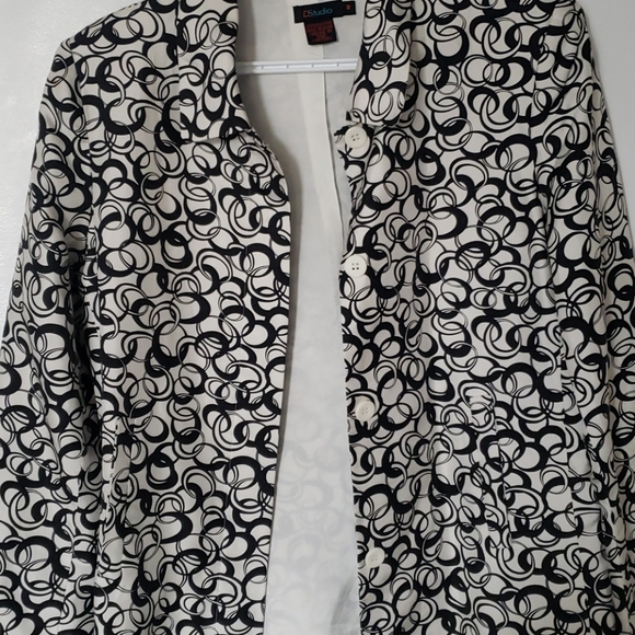 Blazer - Picture 2 of 4